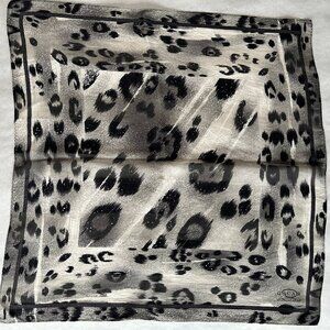 OSCAR DE LA RENTA Vintage Rare 20" Silk Scarf Black & Gray Cheetah Print